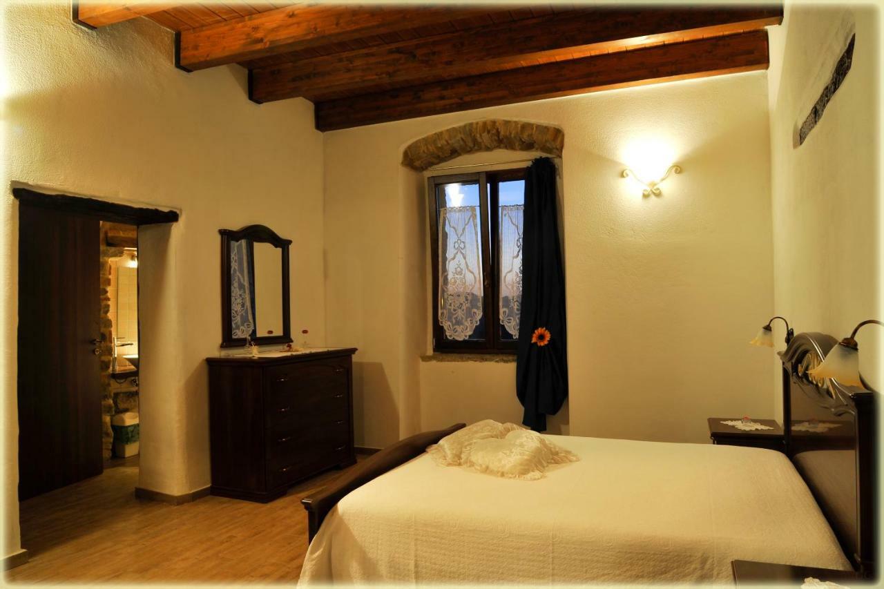 Отель Il Palazzo Del Barone - Stanza Dei Maiorana Пьетрапертоза Экстерьер фото
